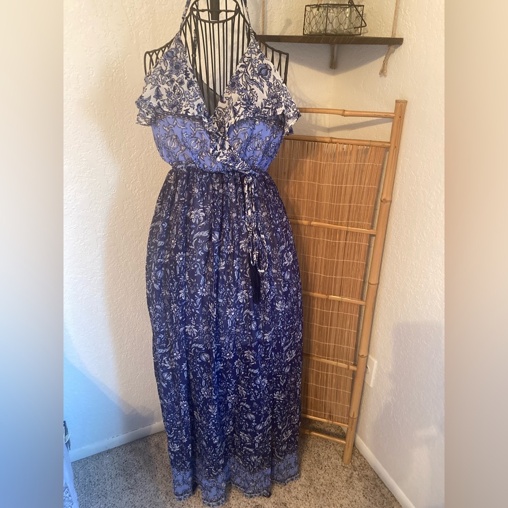 Miss Me 
Slit Maxi Dress